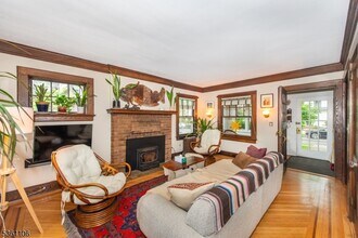 6 Hathaway Pl in Glen Ridge, NJ - Building Photo - Building Photo