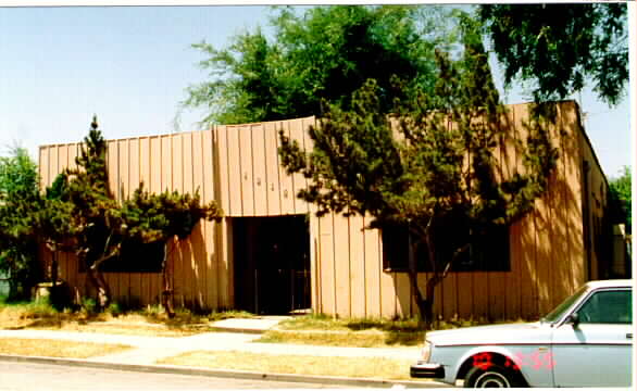 1315 E 17th St in Long Beach, CA - Foto de edificio - Building Photo