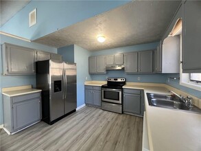 2730 Mountbery Dr in Snellville, GA - Building Photo - Building Photo