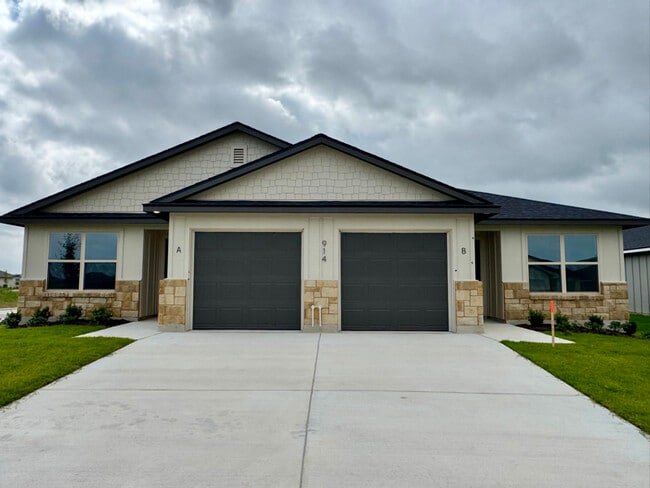 914 Switchgrass Dr