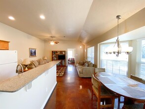 1036 Sherrill Ln in Lexington, TX - Building Photo - Building Photo
