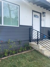 5024 Topanga Canyon Blvd in Woodland Hills, CA - Foto de edificio - Building Photo