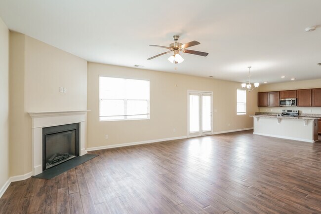 253 Autumn Terrace Ln in Clarksville, TN - Building Photo - Building Photo