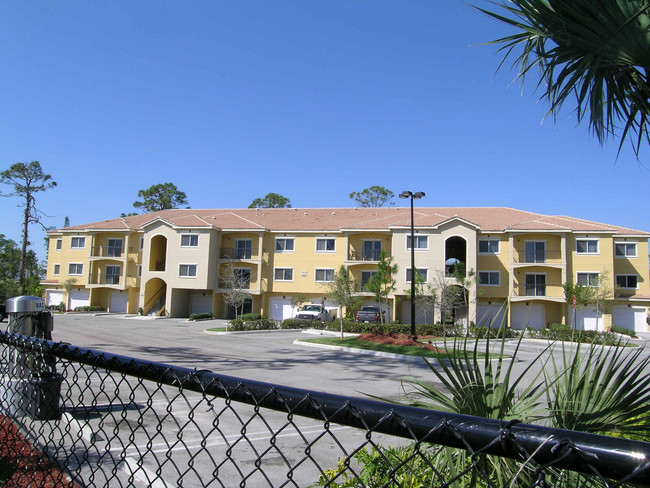 Grand View At Crestwood Clubhouse in West Palm Beach, FL - Building Photo - Building Photo