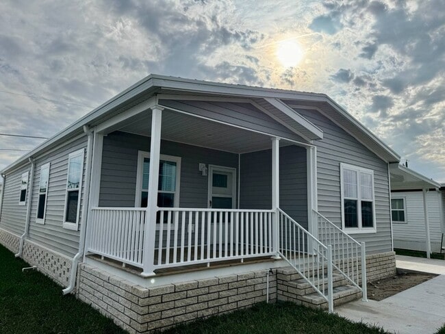 property at 1283 Jamestown Dr