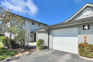 601 Centre Ct SW in Vero Beach, FL - Building Photo