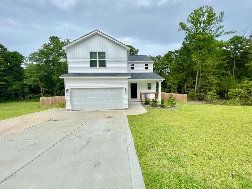 3034 Cricket Rd in Fayetteville, NC - Building Photo