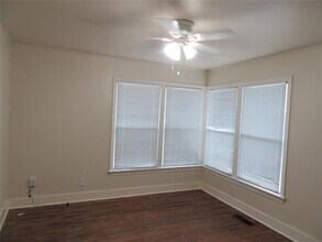 702 Westmount Ave in Dallas, TX - Building Photo - Building Photo