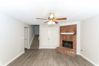 6887 Delta Newberry Cove in Olive Branch, MS - Foto de edificio - Building Photo