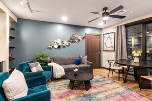 611 Commerce St in New Orleans, LA - Building Photo