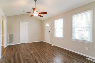 1024 Holly Pointe Dr in Wendell, NC - Building Photo - Building Photo