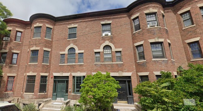 533 Newbury St, Unit B