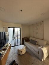 5726 La Jolla Blvd in San Diego, CA - Foto de edificio - Building Photo