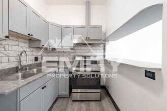 942 S Gerhart Ave in City Of Commerce, CA - Foto de edificio - Building Photo