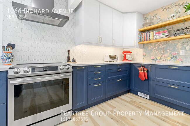 1066 Richard Ave in Ottawa, ON - Building Photo - Building Photo