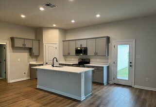 404 Weaver Way in Maurice, LA - Building Photo - Building Photo