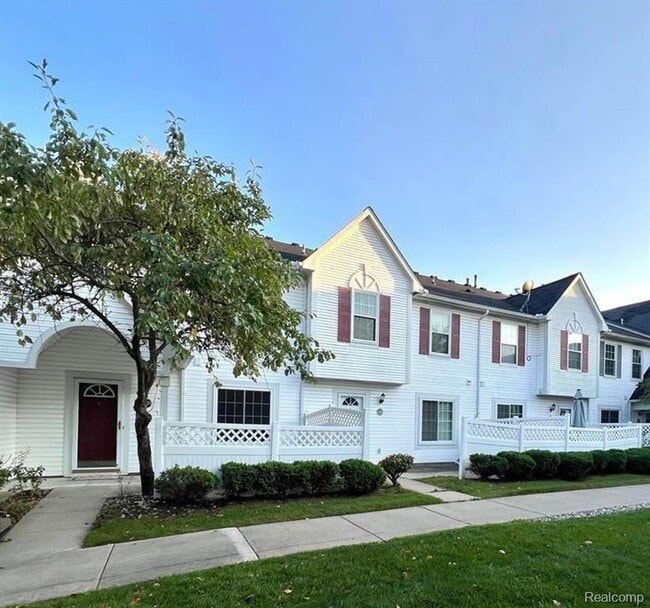 22277 Atlantic Pointe in Farmington Hills, MI - Building Photo - Building Photo