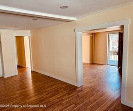 3269 Cedar Ave in Scranton, PA - Building Photo - Building Photo