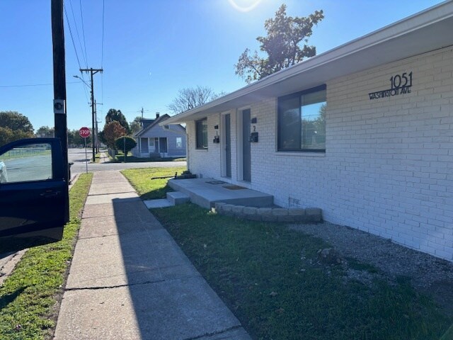 1908 Rhodes St in Madison, IL - Building Photo