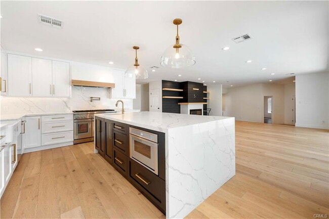 property at 5406 Rhea Ave