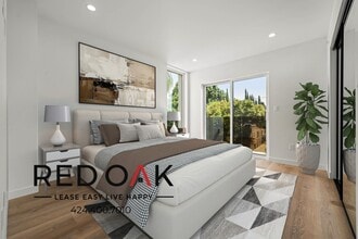 2001 Vista Del Mar Ave in Los Angeles, CA - Foto de edificio - Building Photo