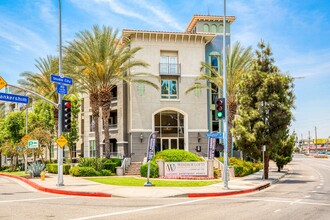 Windsor Lofts at Universal City in Studio City, CA - Building Photo - Building Photo