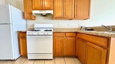 8491 Roseway Dr in El Paso, TX - Building Photo - Building Photo