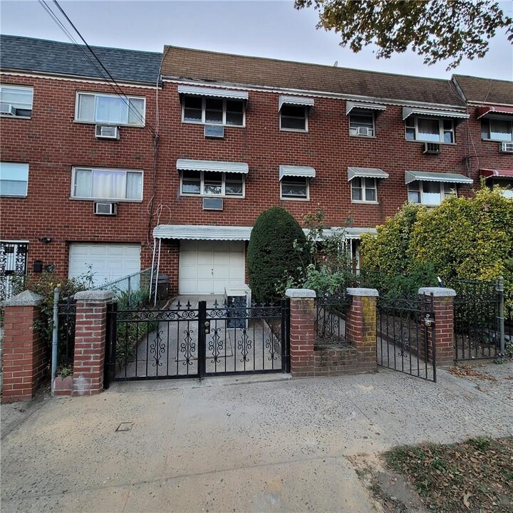 3435 Ely Ave in Bronx, NY - Building Photo