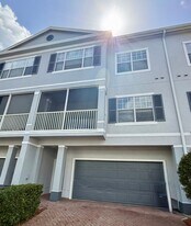 2424 Grand Central Pkwy in Orlando, FL - Building Photo