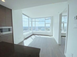 13615 Fraser Hwy in Surrey, BC - Building Photo - Building Photo