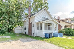 1014 Woodlawn Ave in Ann Arbor, MI - Building Photo