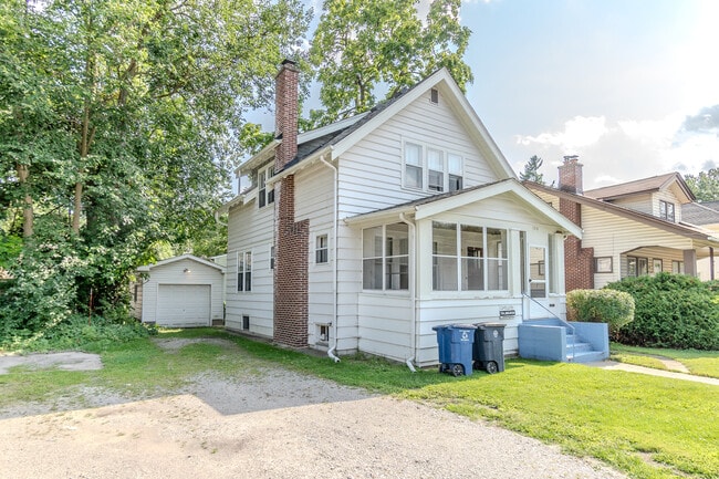 property at 1014 Woodlawn Ave