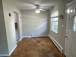 1102 Town House Village in Islandia, NY - Building Photo - Building Photo