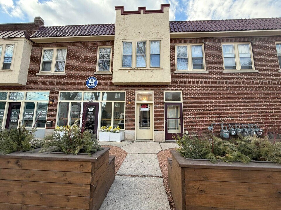 5171 N Elkhart Ave in Whitefish Bay, WI - Building Photo