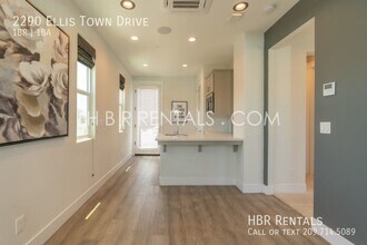 2290 Ellis Town Dr in Tracy, CA - Building Photo - Building Photo