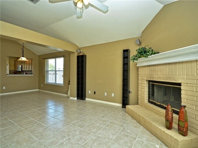 2321 Beckwood Trail in Round Rock, TX - Foto de edificio - Building Photo