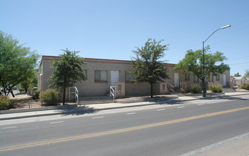 Mountain Garden Apartments in Tucson, AZ - Building Photo - Building Photo