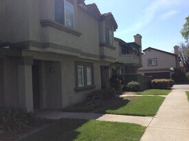 10156 Shady Oaks Dr in Rancho Cucamonga, CA - Building Photo