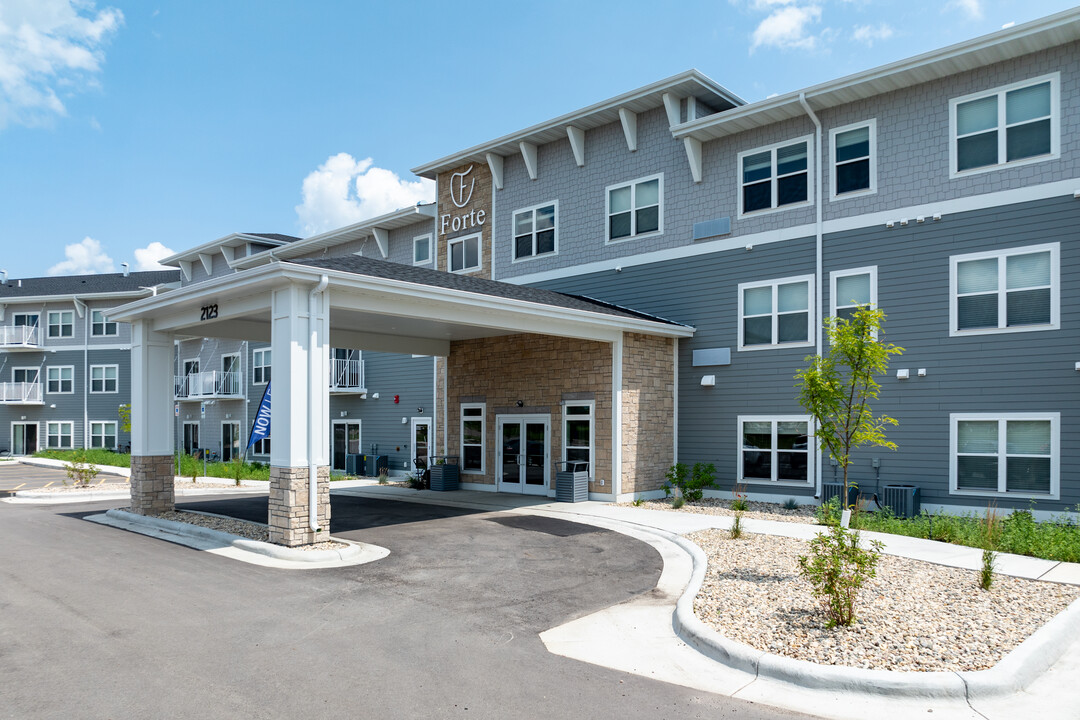 Forte of Brookings: 50+ Community! in Brookings, SD - Foto de edificio