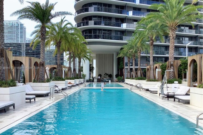 801 S Miami Ave, Unit 5409 in Miami, FL - Building Photo - Building Photo