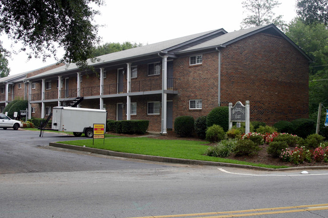 Westhampton Court Apartment Homes in Atlanta, GA - Building Photo - Building Photo