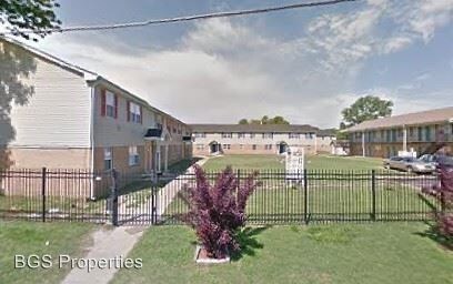 1401 Meeks St in Dyersburg, TN - Building Photo