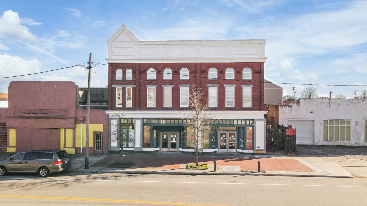 915 High St in Portsmouth, VA - Building Photo