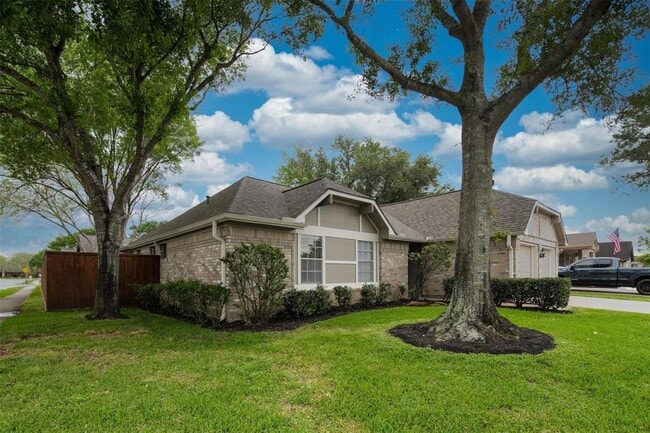 2903 Avanti Dr in Pearland, TX - Building Photo - Building Photo