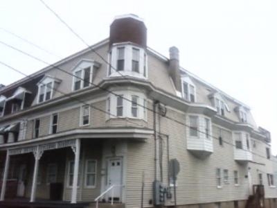 38 Clay St in New Philadelphia, PA - Foto de edificio