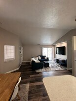 1227 Riverside Ave, Unit 60 in Provo, UT - Building Photo