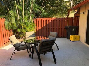 13825 Yarmouth Dr in Wellington, FL - Building Photo - Building Photo