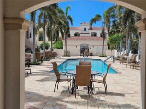 461 Nokomis Ave S, Unit 461 in Venice, FL - Building Photo - Building Photo