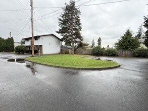 1615 63rd St SE in Everett, WA - Foto de edificio - Building Photo