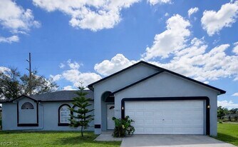 5011 Brookfield St in Lehigh Acres, FL - Building Photo